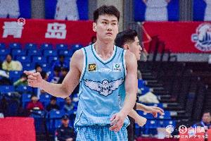 爱游戏网页-手感火热！王睿泽打满首节6中5高效砍11分2板1助 得分超全队一半